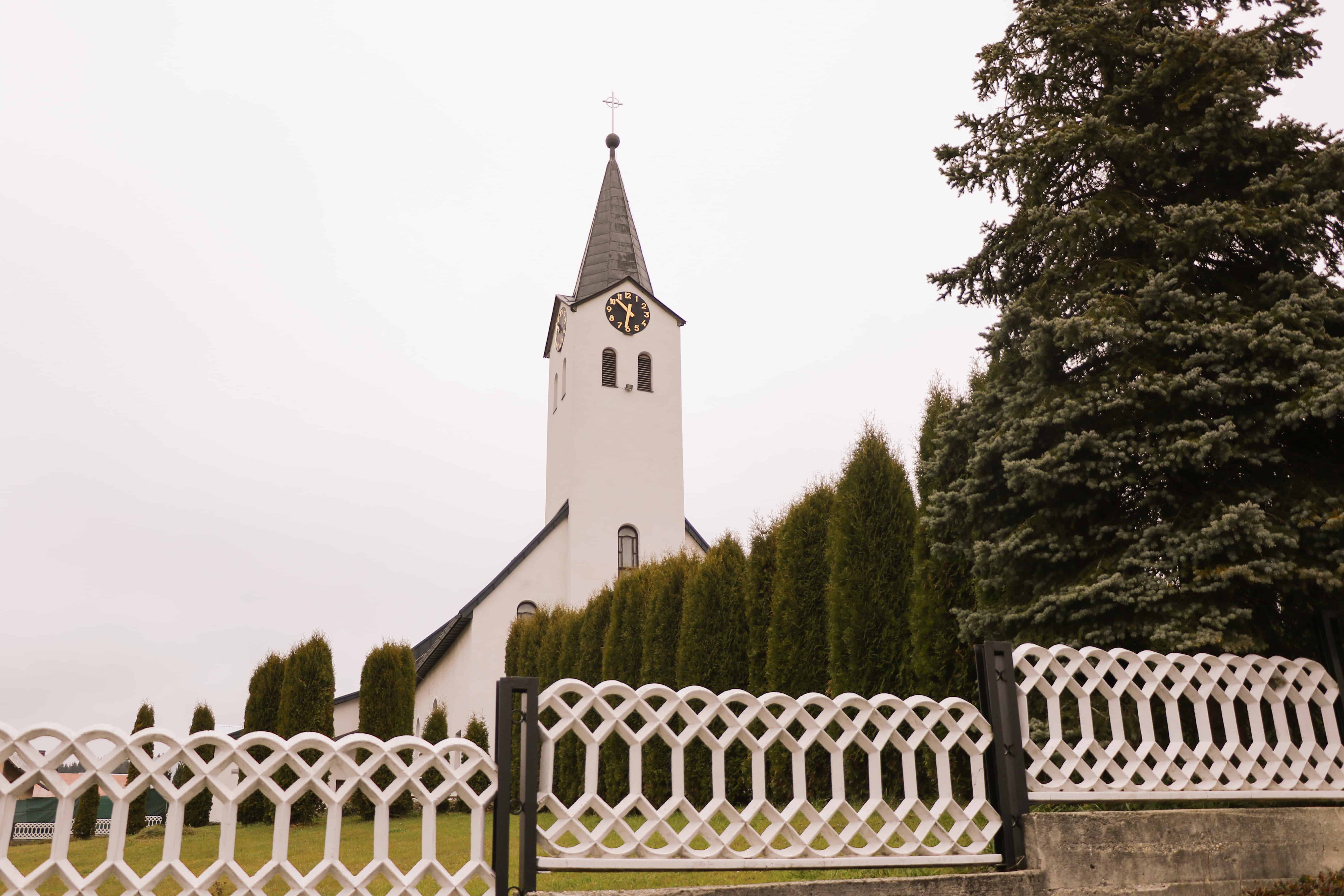 Kostol Beňadovo – exteriér